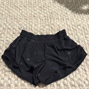 Lululemon hotty hot lined shorts 2.5 length